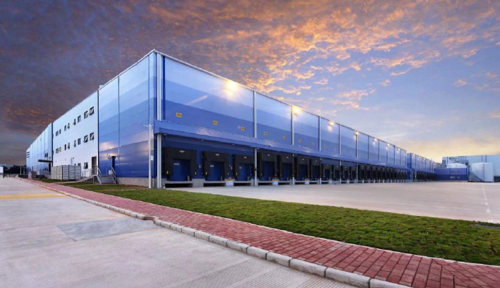 Hines and Metropolitan Real Estate Equity Management Acquire Cold Storage Facility and Development Site in China's Greater Bay Area